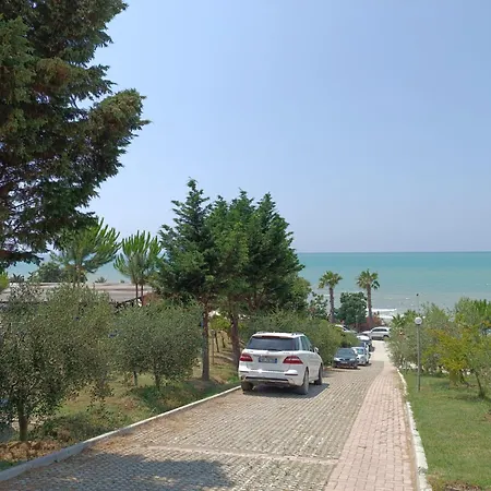 Plazhi Gjeneralit - Small - - - - Üdülőpark *