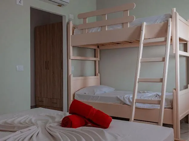 Plazhi Gjeneralit - Small - - - - Kavalye